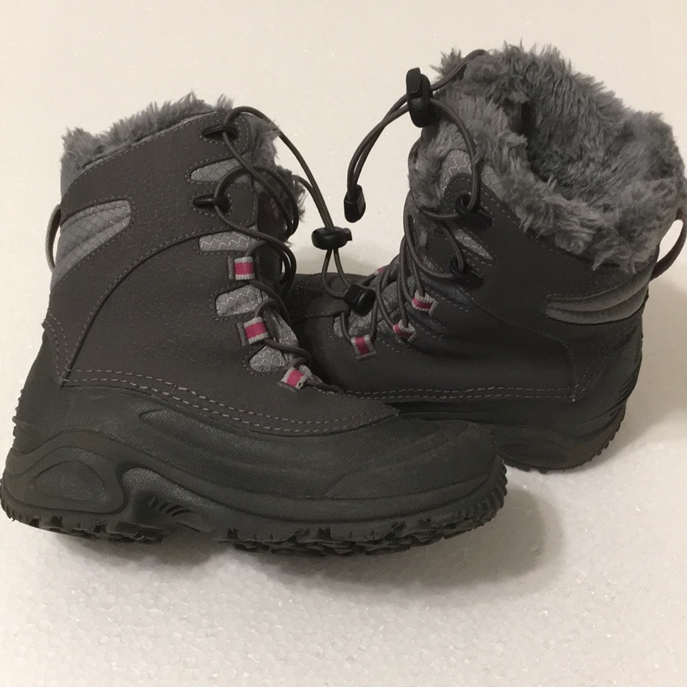 COLUMBIA SPORTSWEAR CO NEW IN BOX WINTER BOOTS